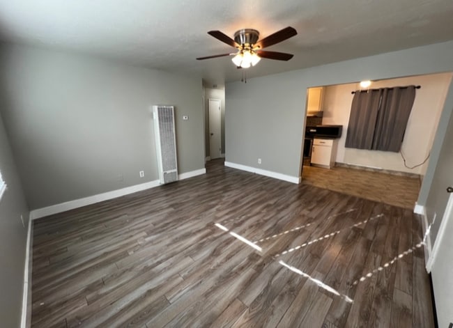 Photo - 457 E N St Unit D