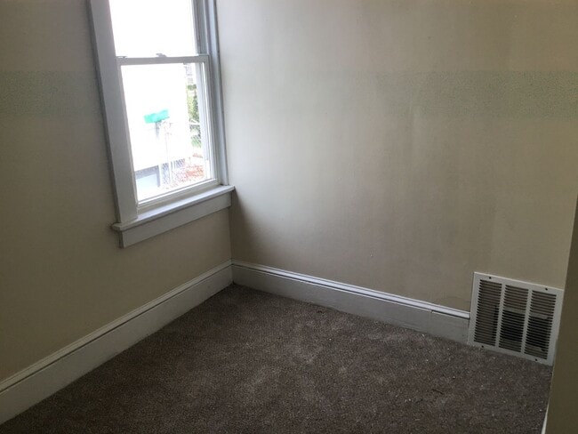 Photo - 5703 N 36th St