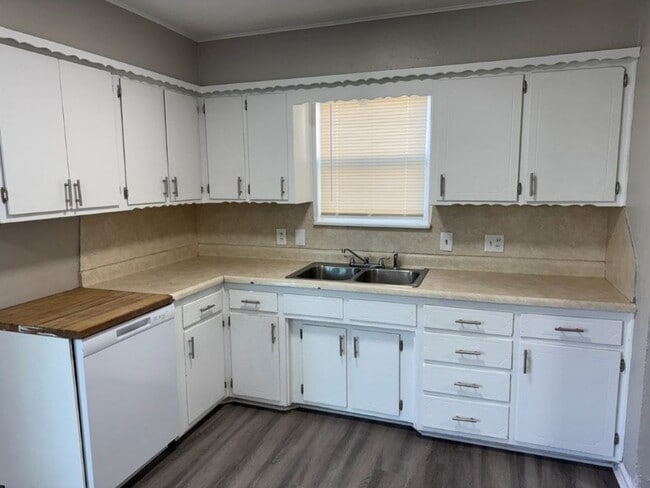 Photo - all Brand New 4 bed 1 bath converted garage, deck in back , large backyard in MWC!