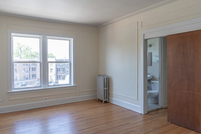 Photo - 2712 N Milwaukee Ave Unidad 304