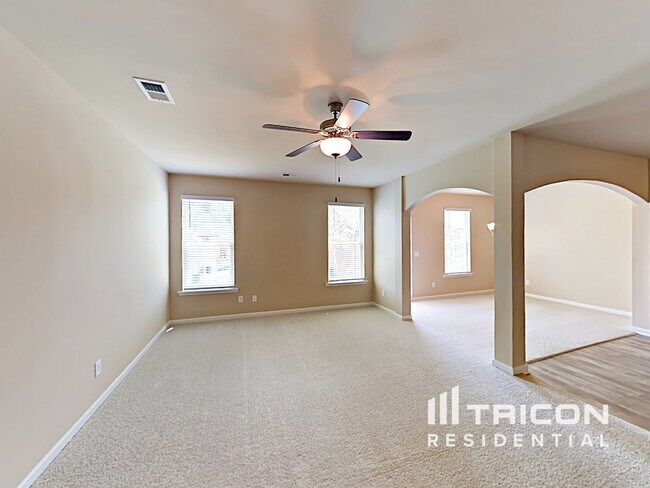 Photo - 182 Southwind Cir