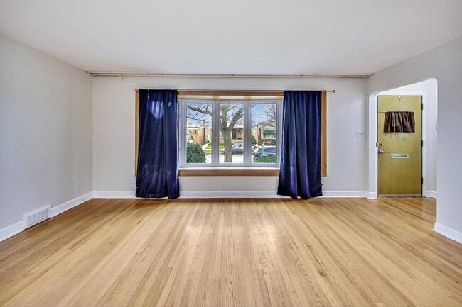Photo - 6210 N Harding Ave