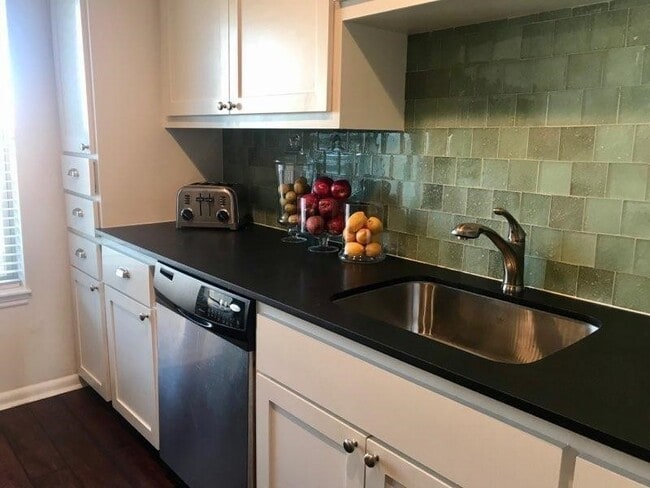 Building Photo - 845 Augusta Dr Unit 92 Rental