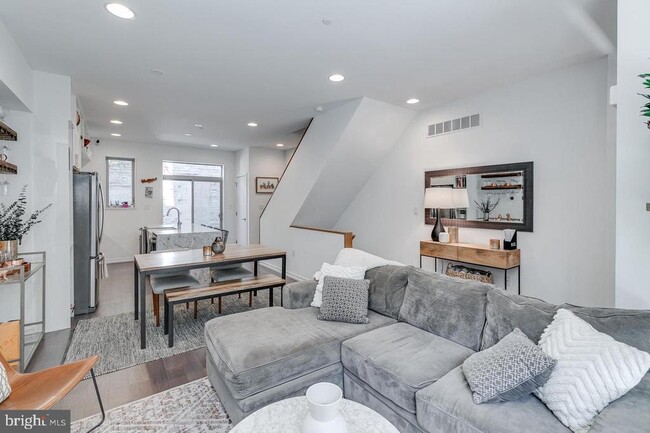 Photo - 938 N Leithgow St