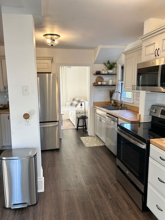 Photo - 3 Bedroom || 1 Bathroom Single Family Home