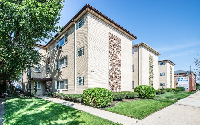 Building Photo - 3804 N Harlem Ave Unit 2