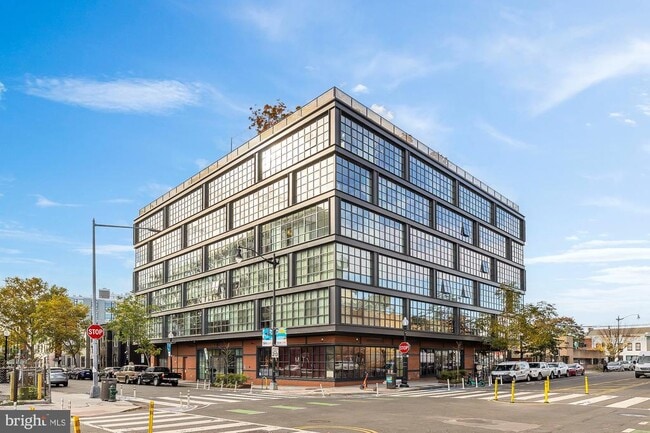 Building Photo - 2030 8th St NW Unit 405