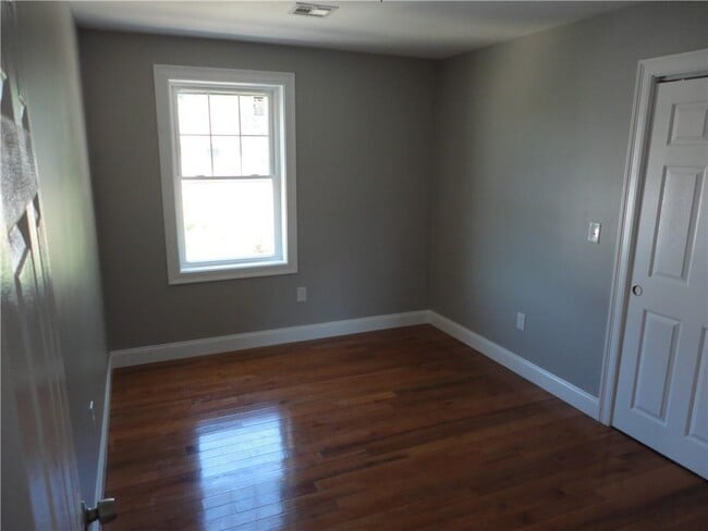 Photo - 845 Manton Ave