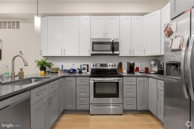 Building Photo - 1702 Point Breeze Ave Unit A Rental