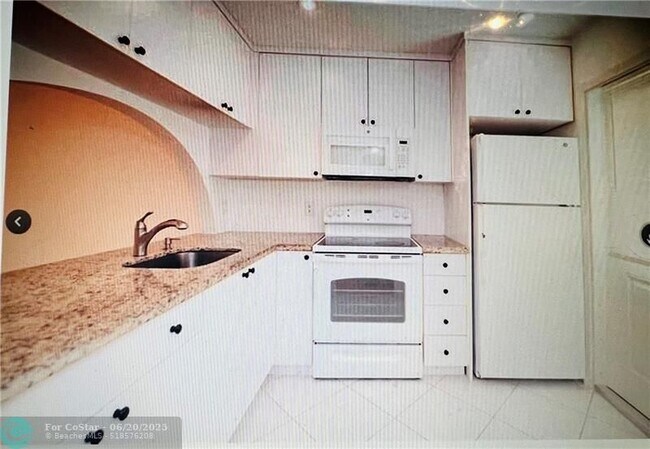 Photo - 3300 NE 10th Terrace Unit 42