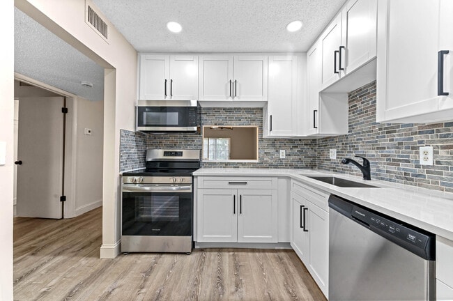 Photo - 2700 Casita Way Unit 211