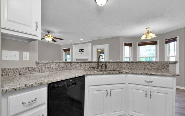 Photo - 1931 Sunshine Ct