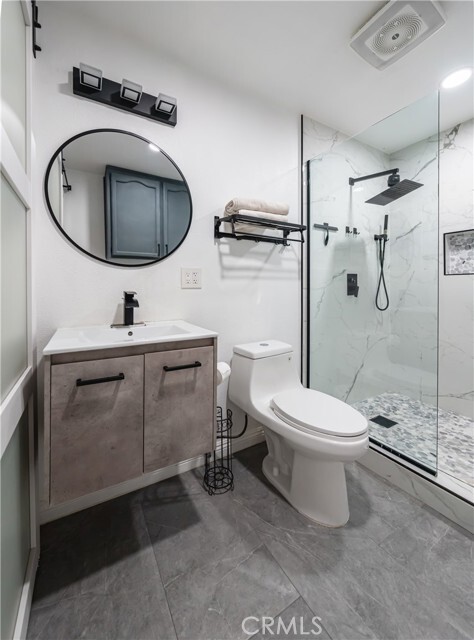 Photo - 14528 Avis Ave