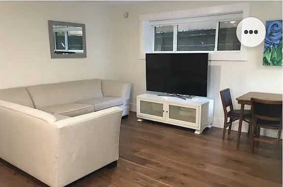 Photo - 358 11th St E