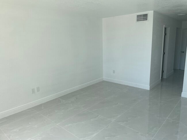 Bedroom - 1780 NE 191st St Unit 13