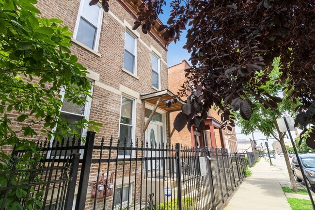 Photo - 616 S Oakley Blvd Condo Unit 2