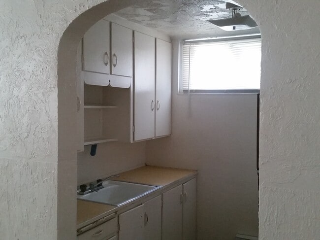 Building Photo - 219 H St Unit #4