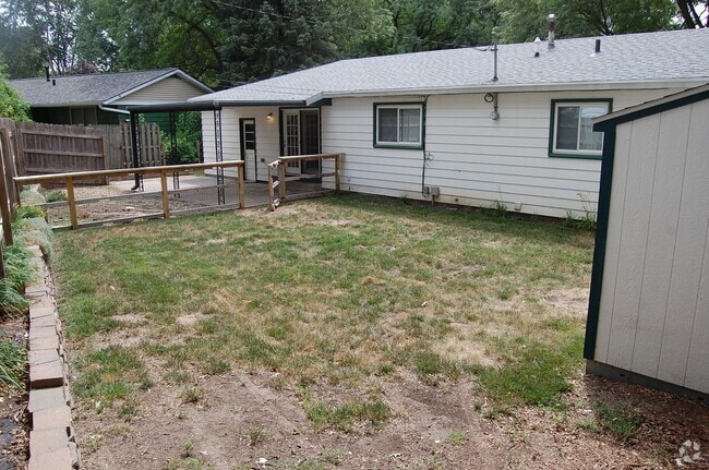 Building Photo - Great home in east Lincoln!
