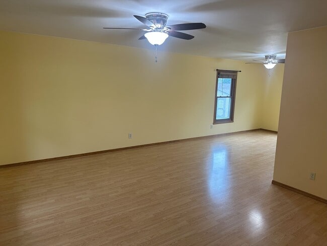 Photo - For Rent: Spacious 3 Bedroom, 2.5 Bath Sin...