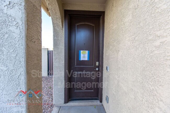 Photo - 905 S Canal Dr