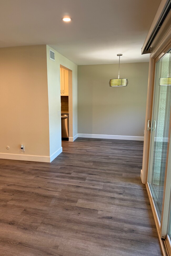 Photo - 23671 Park Capri Unidad 46 Rental