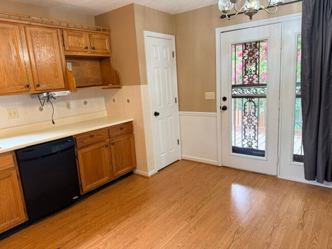 Photo - Maryville City 37804 - 4 bedroom, 3 bath Townhome - Contact Troy Adams (865) 233-6949