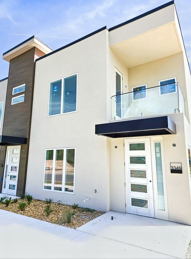 Building Photo - Gainesville Luxury Living at Celebration Pointe