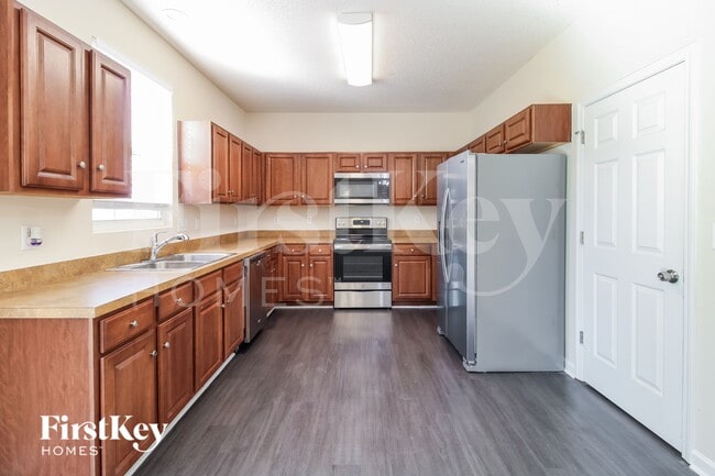 1901 Harvick Ct
