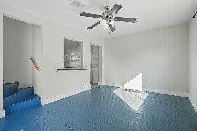 Photo - 2409 E Queen Ave