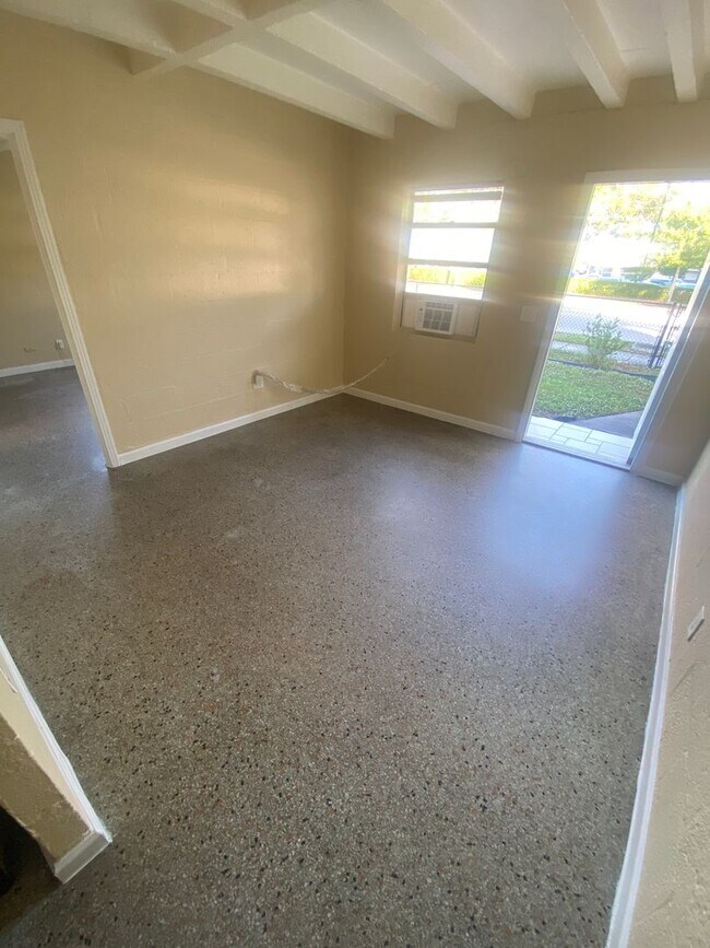 Photo - 2723-2723 Georgia Ave Unidad 2721 Georgia Ave