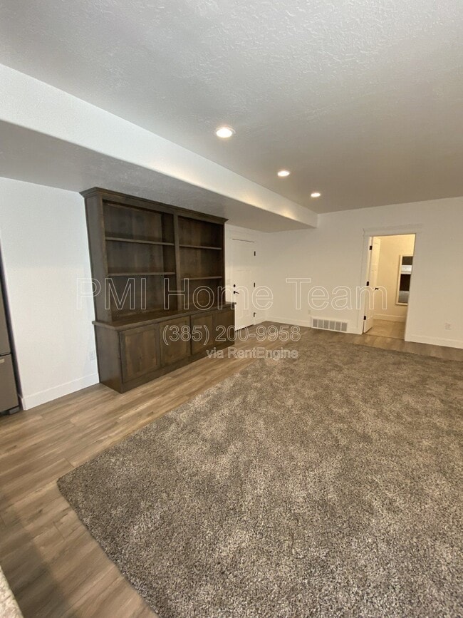 Photo - 1284 Mary Ln