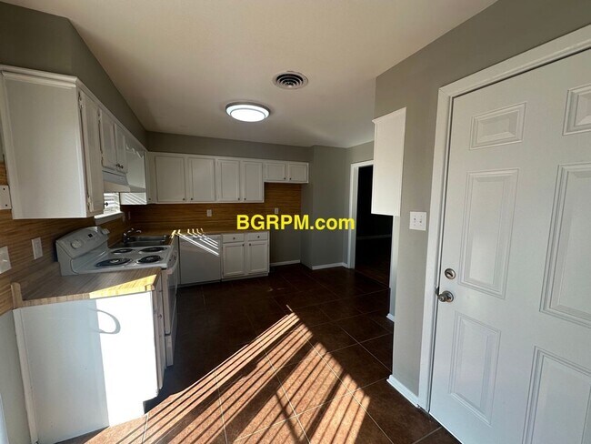 Photo - 3 Bd 1 Ba House