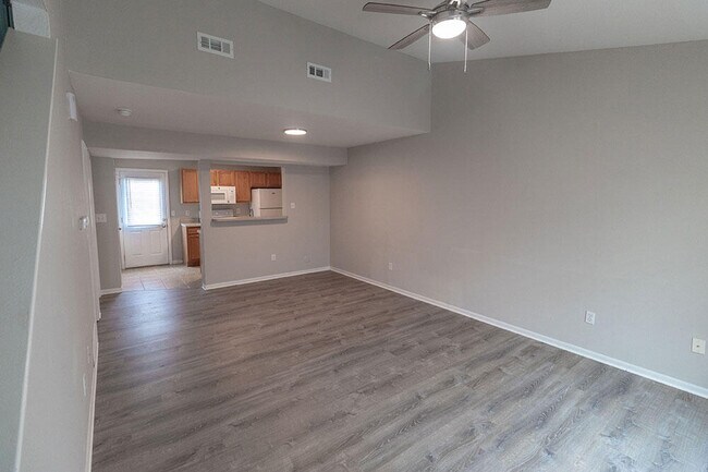 Photo - 5211 Currituck Ln