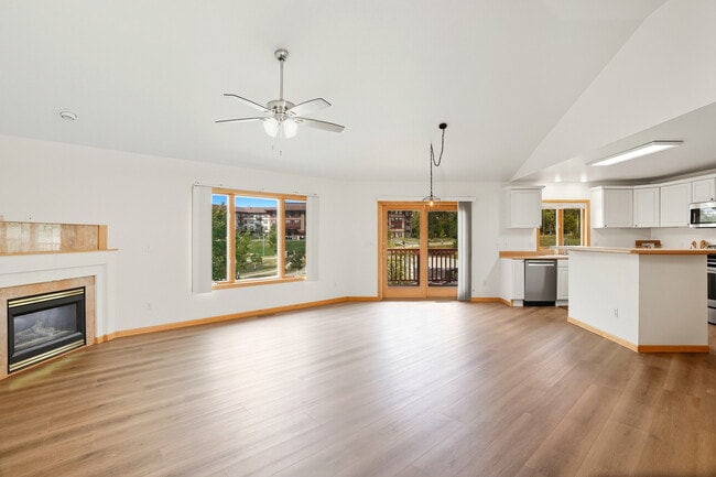 Building Photo - 8 Redtail Ct