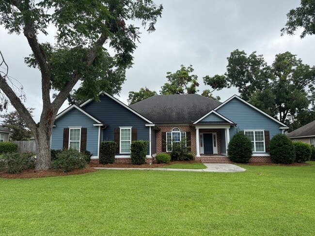 Photo - Spacious 4 bed 3 bath Home in Grove Point!