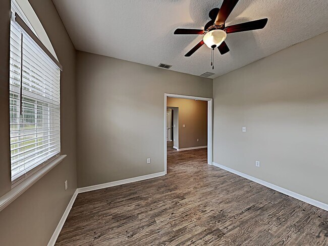 Photo - 3662 Lightview Ln