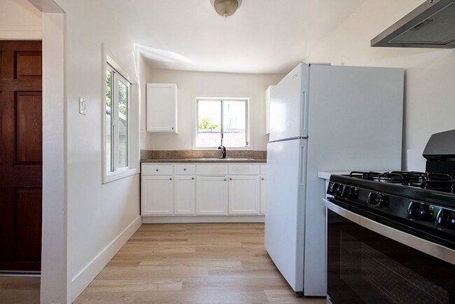 Photo - Charming 2BR Back House Near Downtown LA & Dodger Stadium