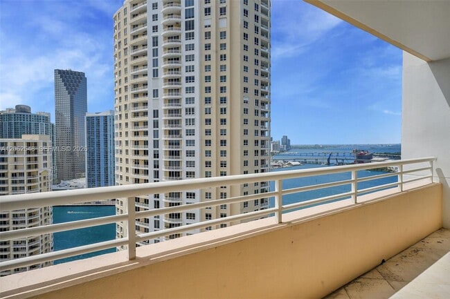 Photo - 808 Brickell Key Dr Unidad 3007