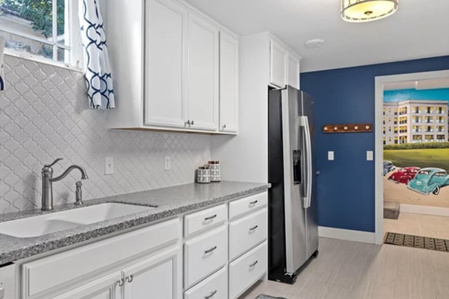 Building Photo - Cozy Furnished 1 Bedroom Basement Apartment – Move-In Ready!