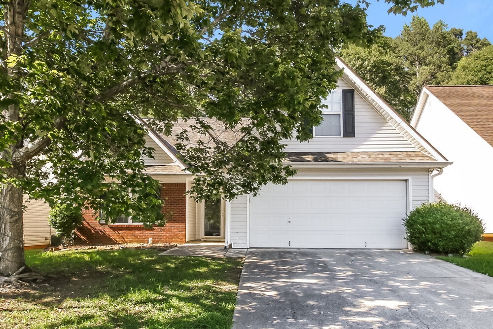 Photo - 225 Lassiter Dr