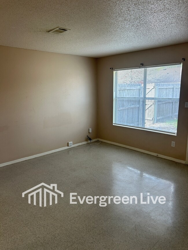 Photo - 50 Callan Ct