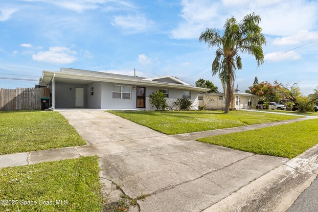 Photo - 737 Badger Dr NE