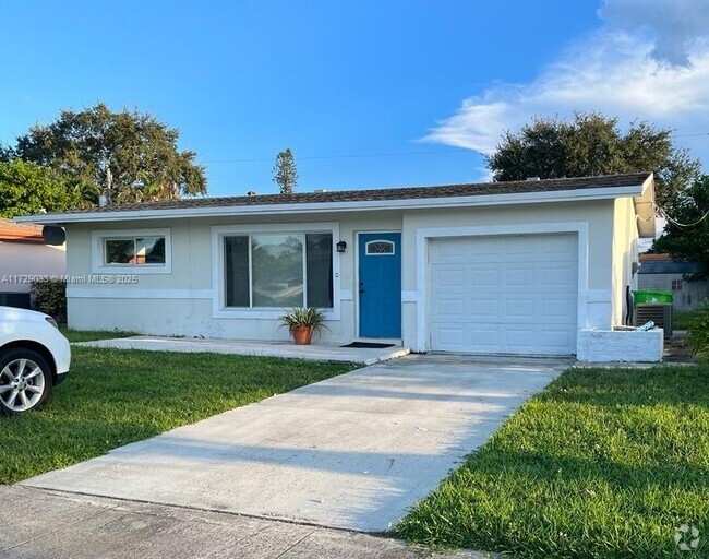 Building Photo - 8680 NW 29th St Unit 8680 Rental