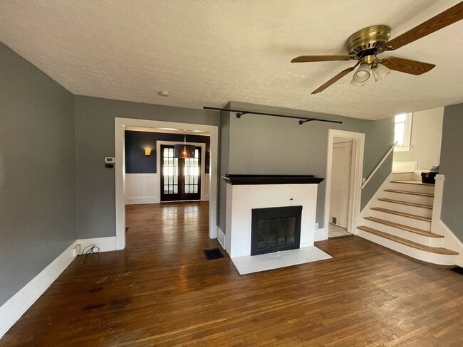 Photo - Three bedroom one bathroom home for rent