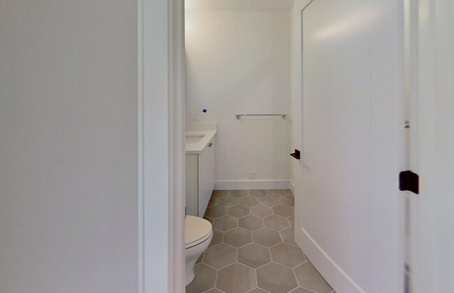 Photo - 104 Warren St Unidad 5