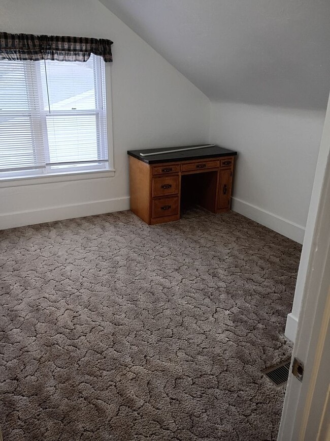 Photo - 5251 Stockwell St