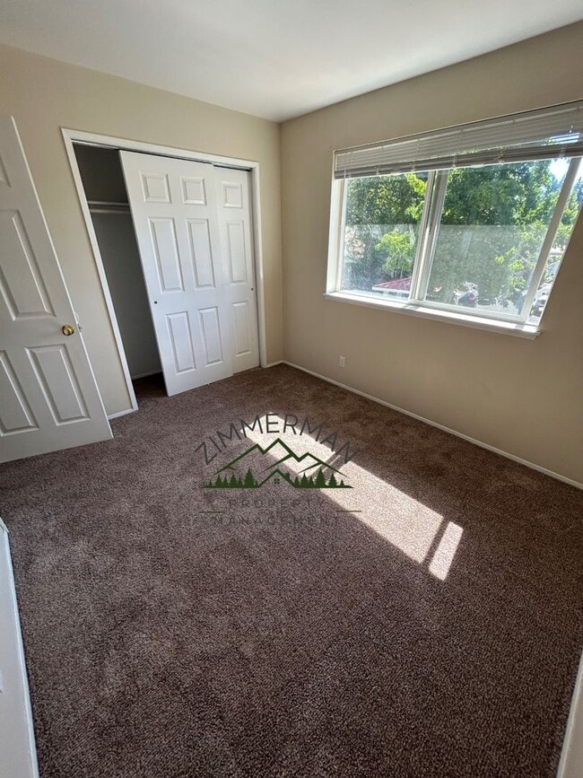 Photo - 427 S 58th St Unidad A