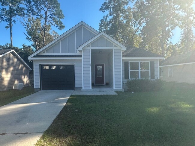 Building Photo - 3 Bedroom with extra Office Space AVAILABL...