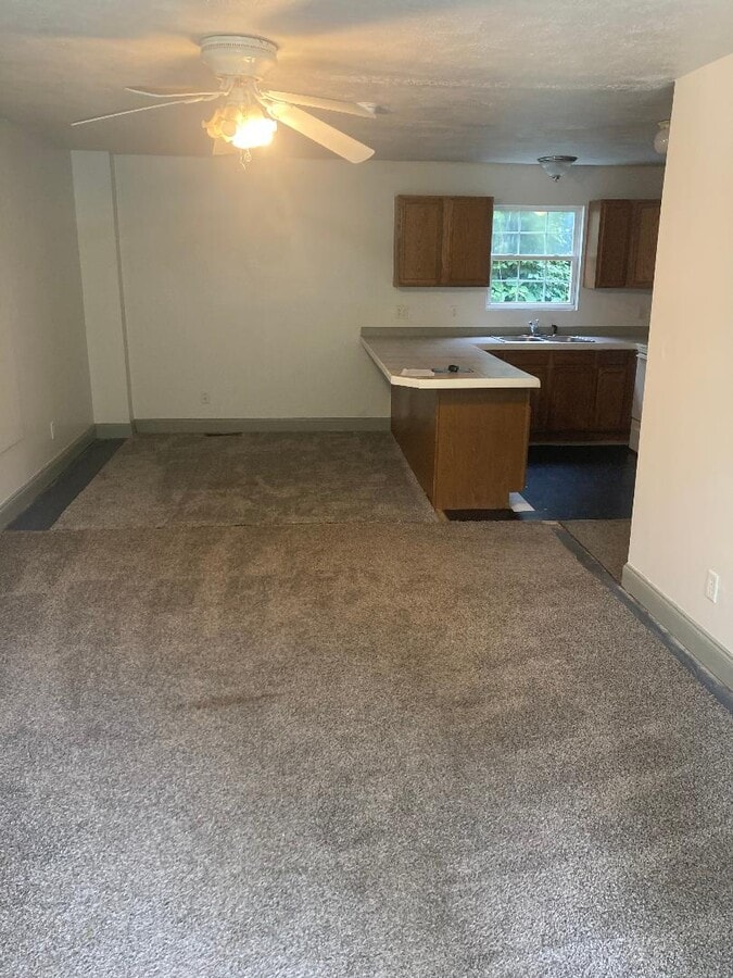 Photo - 750 College Ave