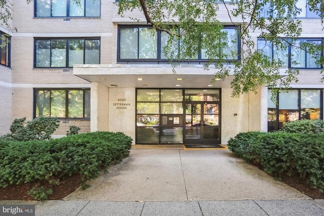 Building Photo - 2030 F St NW Unit 906 Rental